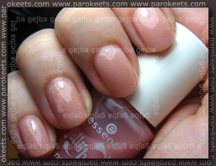 Essence Cotton Candy + Orly Prisma Gloss Gold Essence Cotton Candy + Orly Prisma Gloss Gold