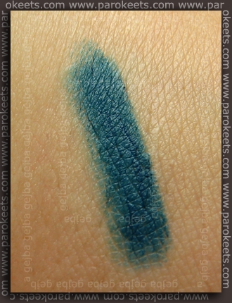 Essence: Secrets of the past – Meet You In Budapest eyeliner