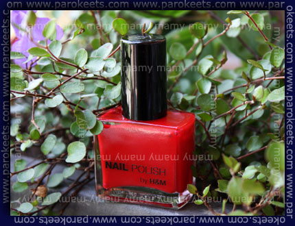 H&M - Red Nail; swatch, bottle