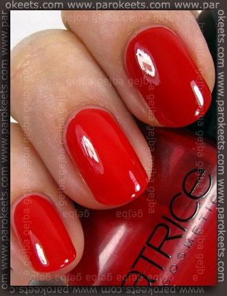 Essence Cherry Juice vs. Catrice Bloody Mary To Go vs. Essence Hot Red Essence Cherry Juice vs. Catrice Bloody Mary To Go vs. Essence Hot Red comparison swatch