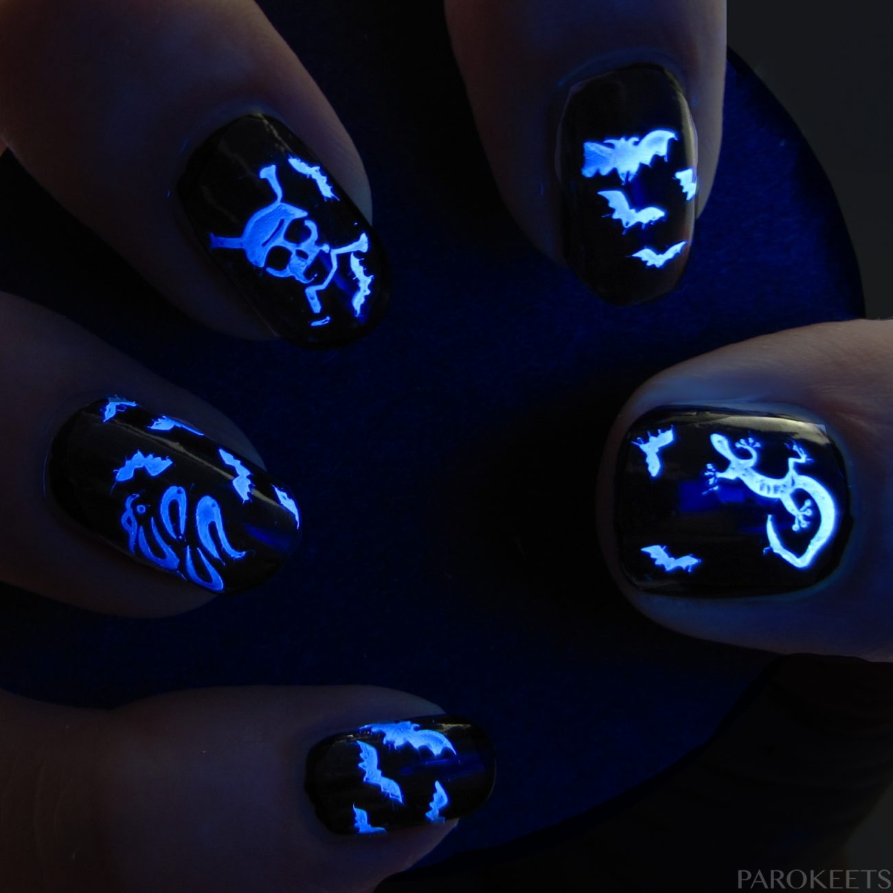 glow-in-the-dark-halloween nails