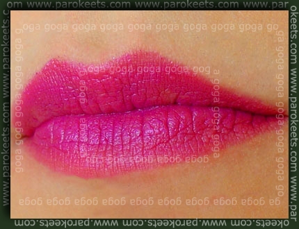 MAC lipstick Violetta swatch
