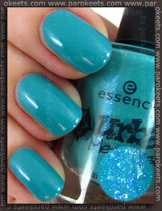Essence Urban Messages TE Street Styler Essence Urban Messages TE Street Styler swatch by Parokeets