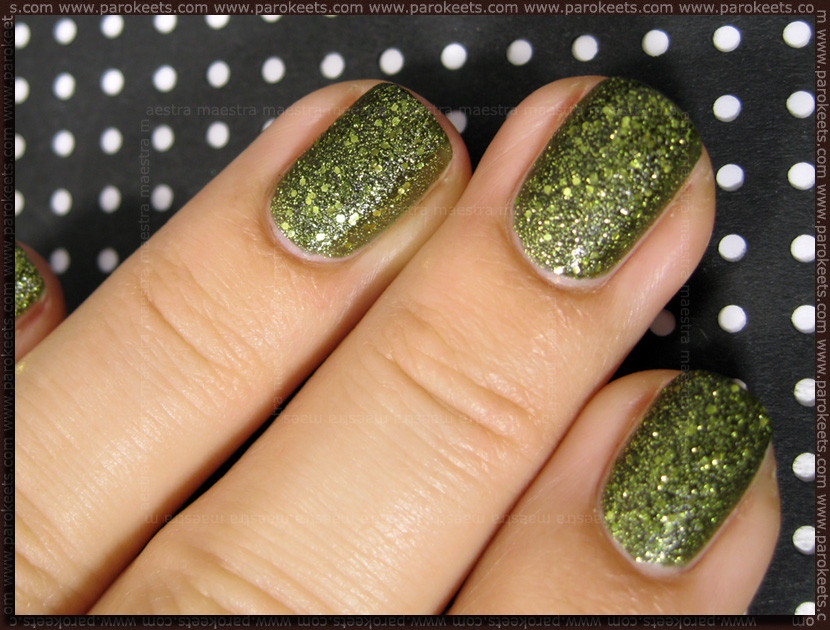 China Glaze (Haunting Halloween 2011 LE) - It's Alive (2 coats) Swatch: China Glaze (Haunting Halloween 2011 LE) - It's Alive (2 coats)