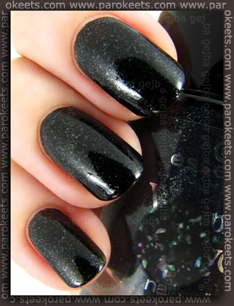 Essence Vampire's Love - Hunt Me If You Can Essence Vampire's Love - Hunt Me If You Can swatch