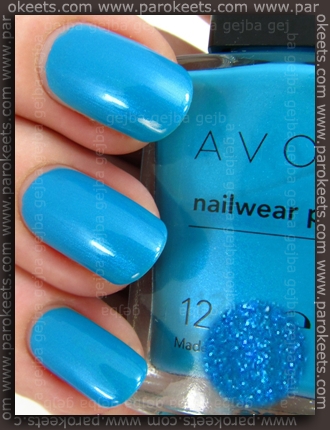 Avon Nailwear Pro nail polish Blue Escape Avon Nailwear Pro nail polish Blue Escape (swatch)