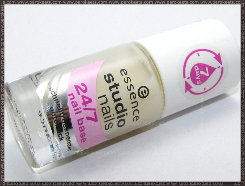 Essence Studio nails 24/7 nail base Essence Studio nails 24/7 nail base