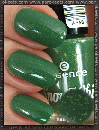 Essence Snow White TE Bashful nail polish Essence Snow White TE Bashful nail polish