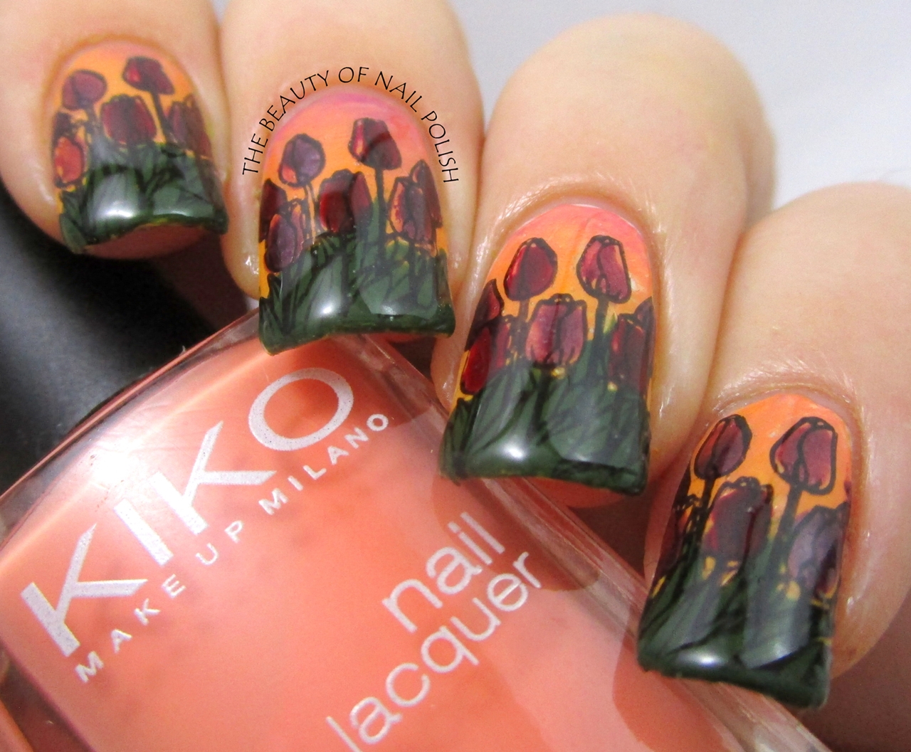Tara - tulips manicure 2