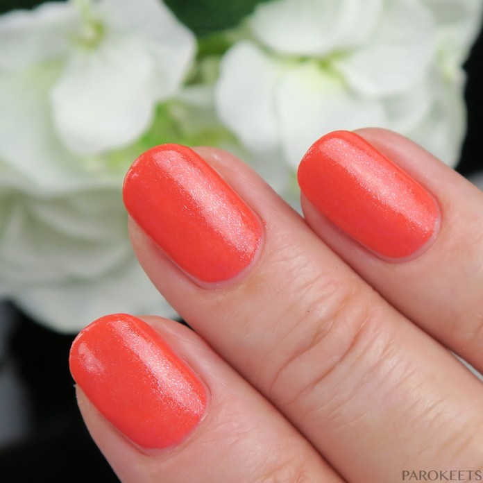 Avon Coral Shimmer lak za nohte (pomlad 2016)