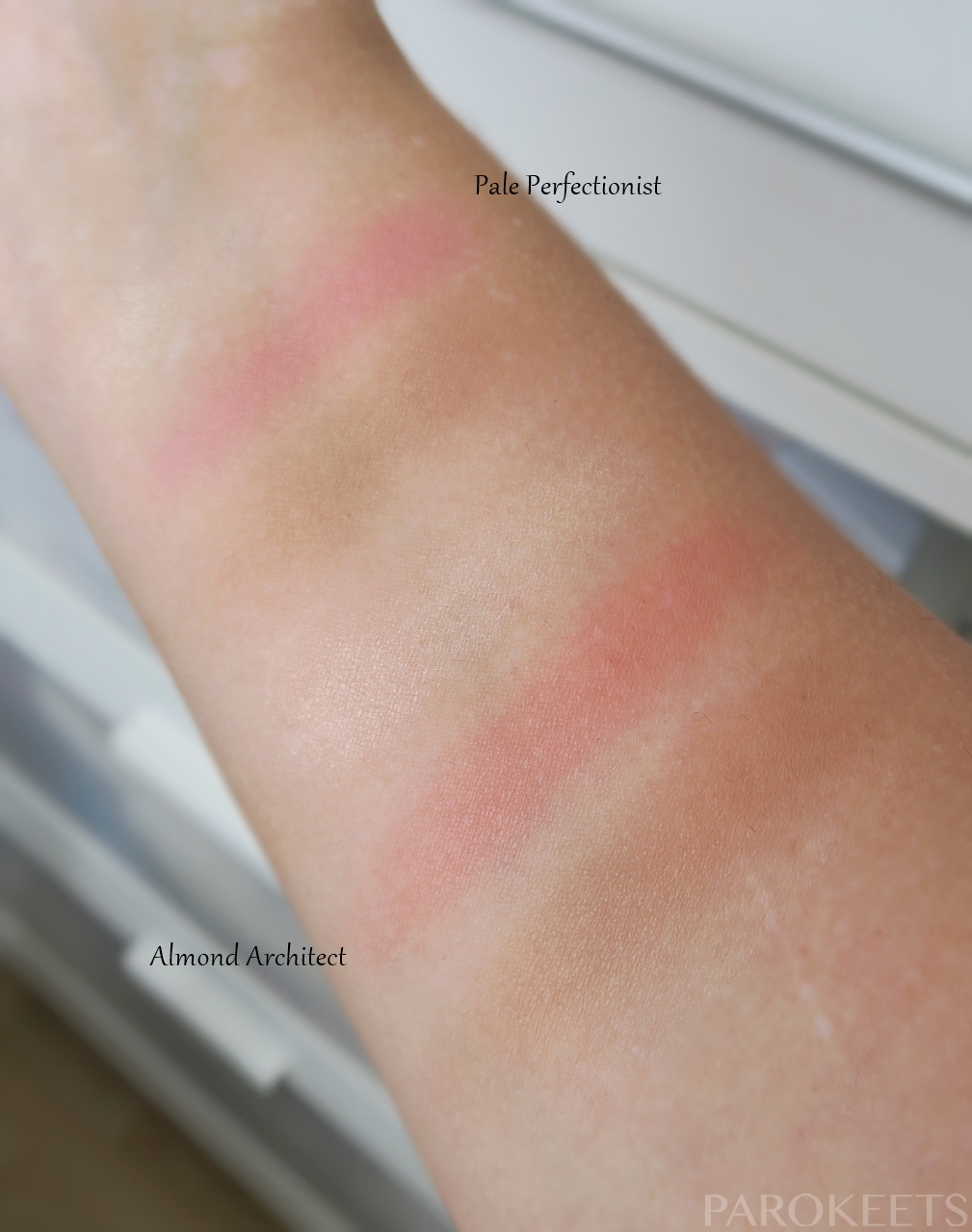 Catrice Contourious paleta za konturiranje obraza: primerjava in swatch