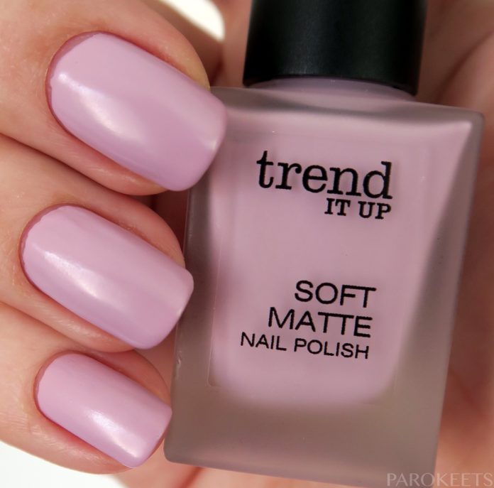 Trend It Up Soft Matte 030 purple nail polish