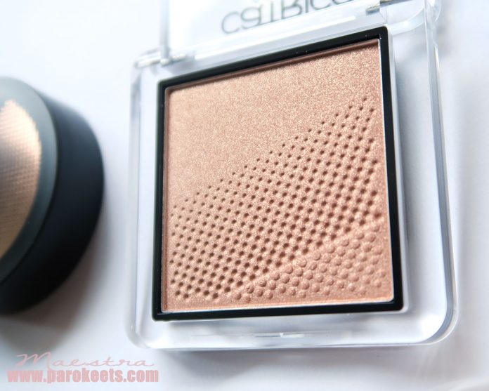 Catrice Pret-A-Lumiere Limited edition: Highlighting Powder Golden Glow