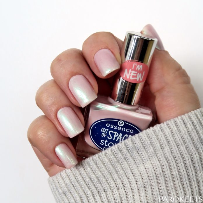 Essence Outta Space is the Place (Out Of Space Stories) pink green douchrome nail polish by Gejba Parokeets