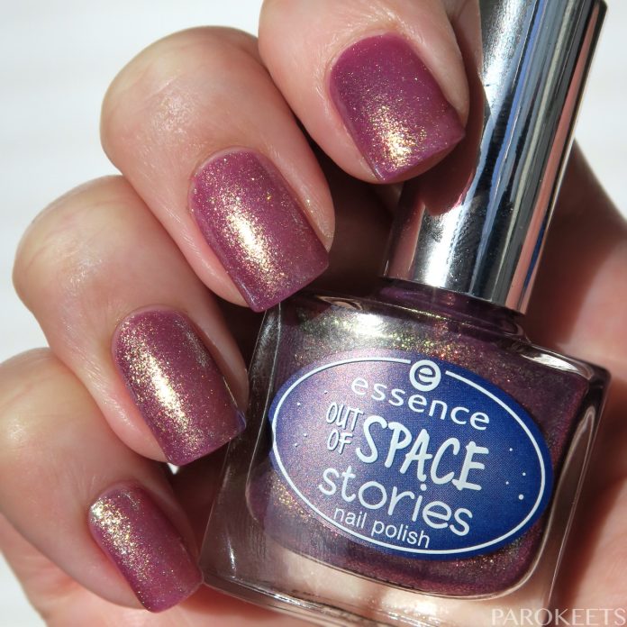 Essence Space Glam (Out of space stories) duochrome nail polish sun by Gejba Parokeets