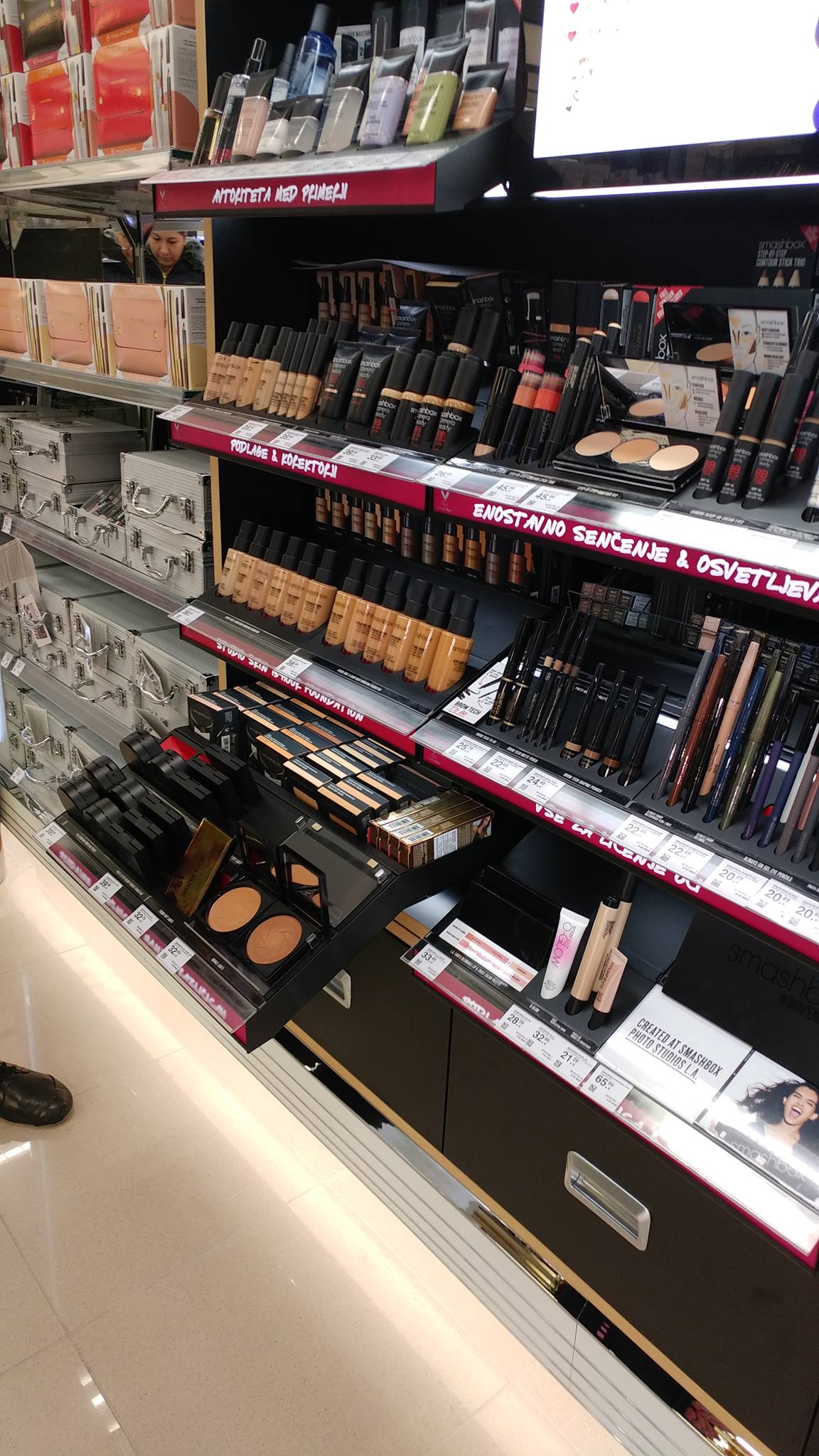 Smashbox Slovenija stand Muller by Goga Parokeets