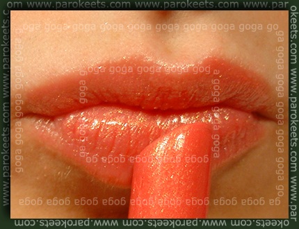 AVON 24k Gold lipstick - Pink