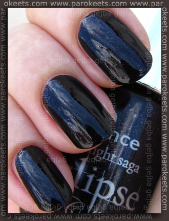 Essence Undead? (Eclipse TE) swatch by Parokeets