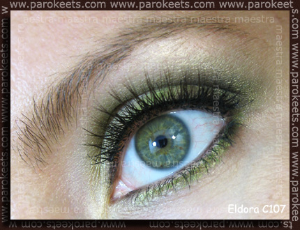 Green make-up look with Eldora C107 false eyelashes